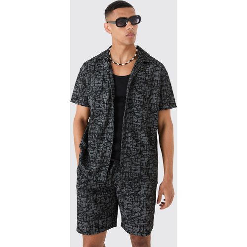 Ensemble oversize en denim à motif jacquard avec chemise et short - S - Boohooman - Modalova