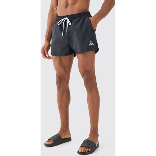 Short de bain plissé à logo triangle - MAN - S - Boohooman - Modalova