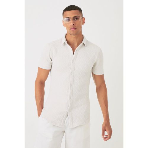 Chemise cintrée à manches courtes et imprimé triangle - S - Boohooman - Modalova