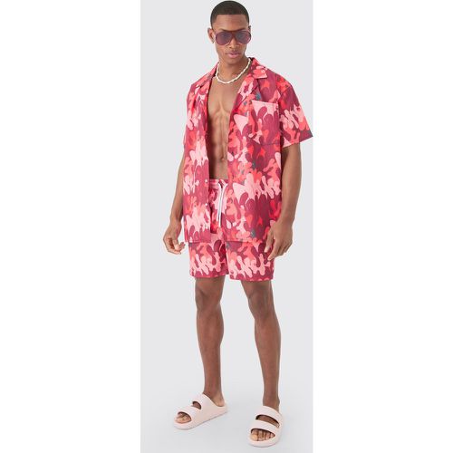 Ensemble oversize à imprimé graffiti avec chemise et short - L - Boohooman - Modalova