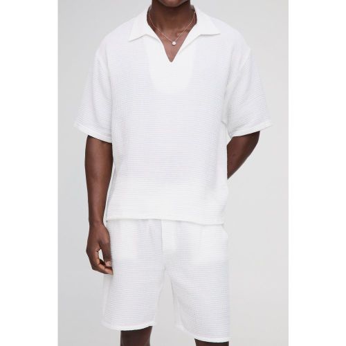 Ensemble avec chemise à col V et short - S - Boohooman - Modalova