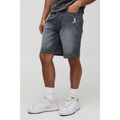Short en jean délavé à écusson - 28 - Boohooman - Modalova
