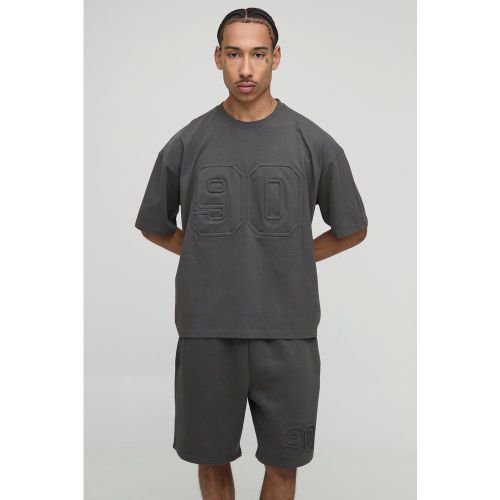 Ensemble oversize universitaire à slogan avec t-shirt et short - S - Boohooman - Modalova