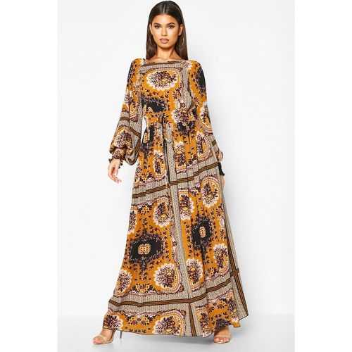 Robe Longue Froncée À Imprimé Foulard - boohoo - Modalova