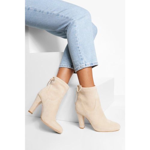 Bottines En Imitation Daim À Talon Carré Et Lacets - 39 - boohoo - Modalova