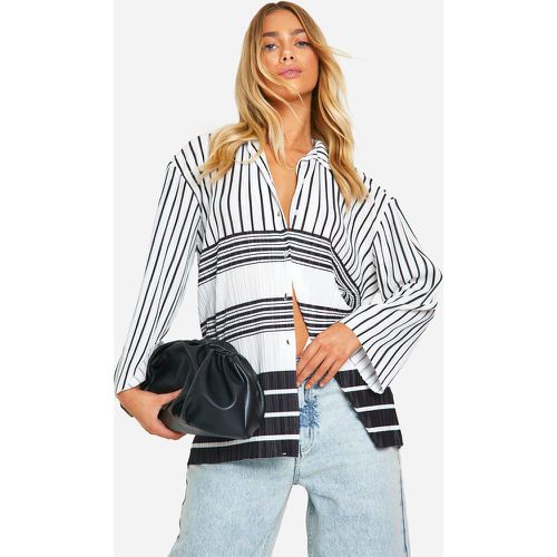 Stripe Plisse Oversized Shirt - boohoo - Modalova