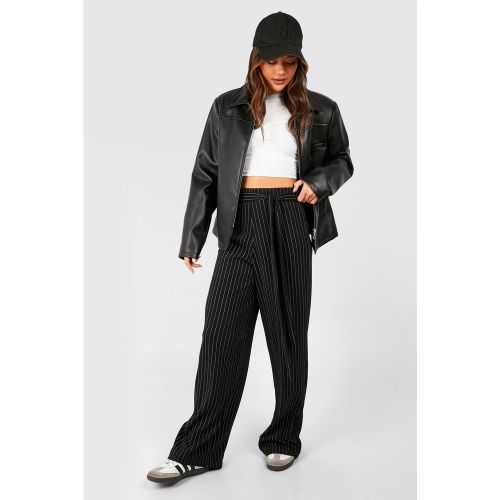 Pantalon En Tissu Crêpe À Rayures Fines Et Ceinture - 36 - boohoo - Modalova