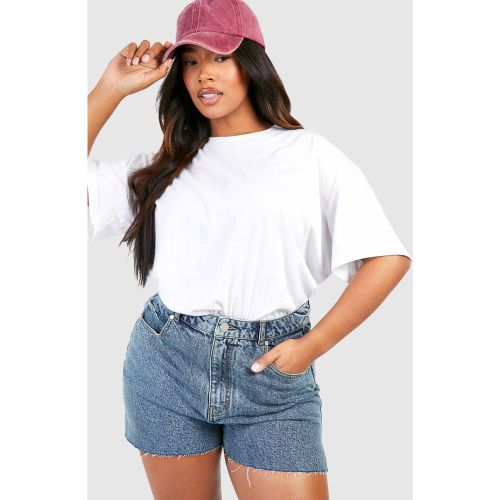 Grande Taille - Short En Jean Délavé À Bords Bruts - 56 - boohoo - Modalova