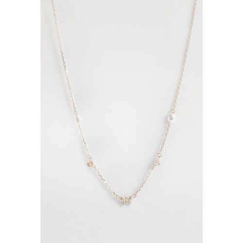 Scattered Butterfly & Pearl Necklace - boohoo - Modalova