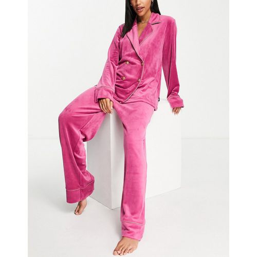 Ensemble de pyjama en velours de qualité supérieure avec top croisé à revers et pantalon - Rose - Chelsea Peers - Modalova