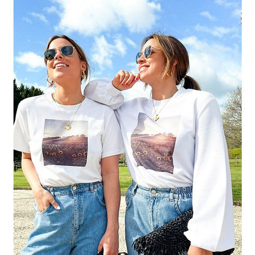 X Collyer Twins - Sweat-shirt décontracté à imprimé champ de tournesol - Labelrail - Modalova