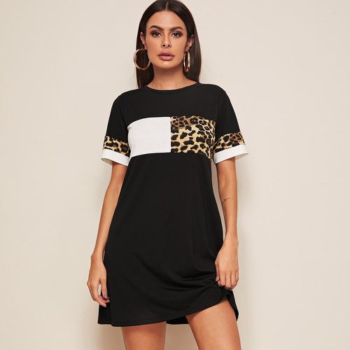 Robe t-shirt avec imprimé léopard - SHEIN - Modalova