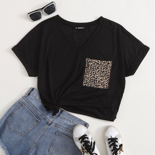 T-shirt avec poche à imprimé léopard - SHEIN - Modalova