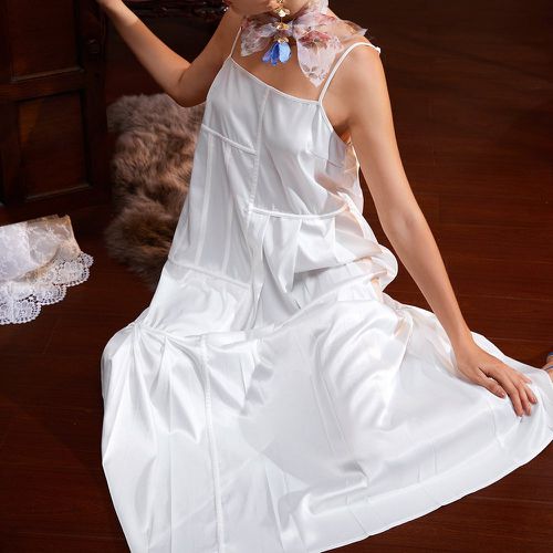 Robe à fines brides unicolore à plis en satin - SHEIN - Modalova