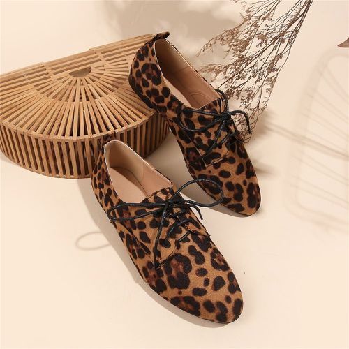Chaussures plates à motif léopard à lacets - SHEIN - Modalova