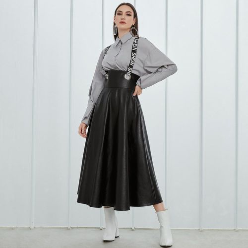 Robe tablier à œillets contrastant à motif lettre en cuir PU (sans blouse) - SHEIN - Modalova