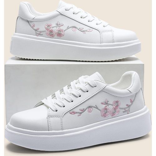 Chaussures skateboard brodé fleur à lacets - SHEIN - Modalova