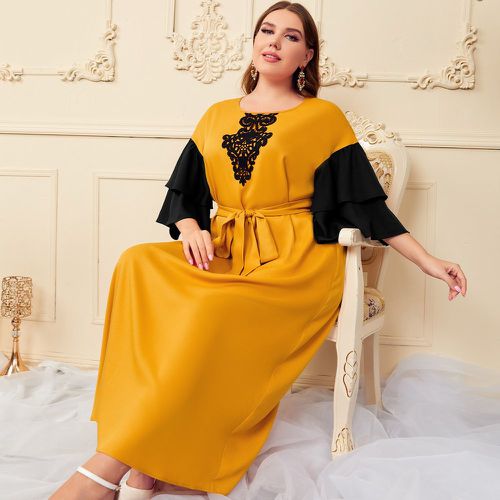 Robe tunique à blocs de couleurs à broderie ceinturé - SHEIN - Modalova