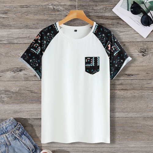 T-shirt à imprimé géométrique contrastant manches raglan patch à poche - SHEIN - Modalova