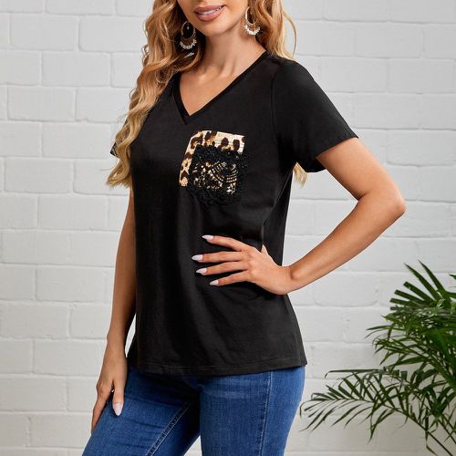 T-shirt léopard à détail de dentelle patch à poche - SHEIN - Modalova