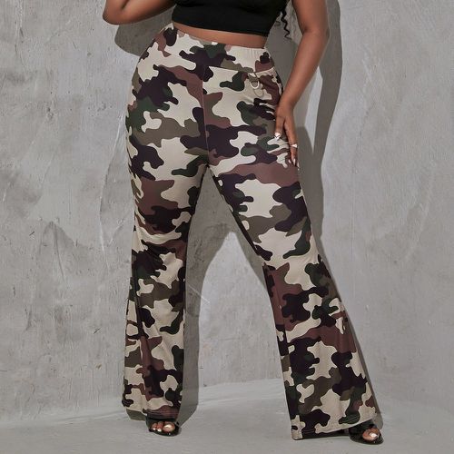 Pantalon évasé à imprimé camouflage - SHEIN - Modalova