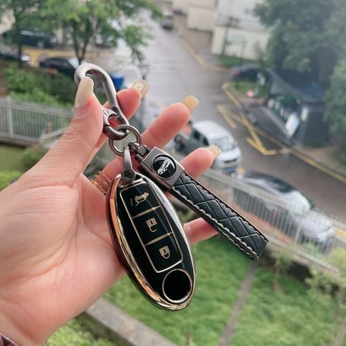 Set Coque clé de voiture & Porte-clés compatible avec Nissan - SHEIN - Modalova