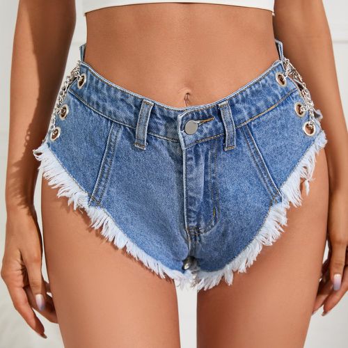 Short en jean booty à œillets à lacets à chaîne ourlet effiloché - SHEIN - Modalova