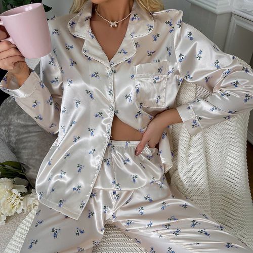 Ensemble de pyjama à imprimé floral à bordure en dentelle à patch à poche en satin - SHEIN - Modalova