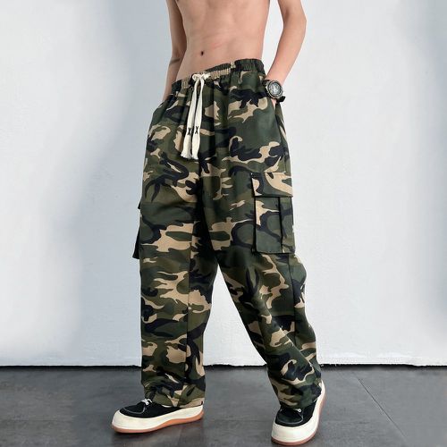 Pantalon cargo à imprimé camouflage poche à rabat à cordon - SHEIN - Modalova