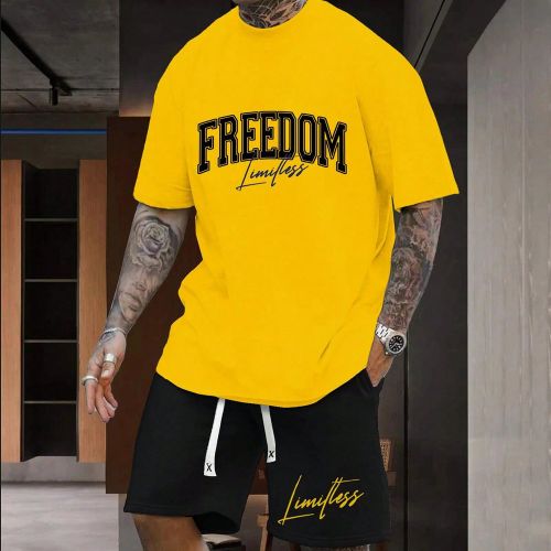 À Lettres T-shirt & À Cordon Short - SHEIN - Modalova