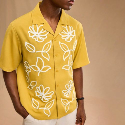 Chemise ample au style vacances avec broderie florale, convient pour le port au printemps et en été - SHEIN - Modalova