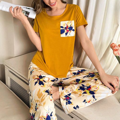 Ensemble pyjama avec haut à col rond à manches courtes et pantalon long, imprimé floral - SHEIN - Modalova