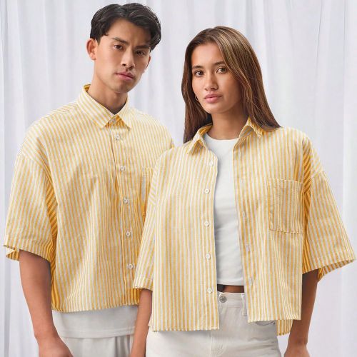 Chemise courte à manches courtes, ample et décontractée, à rayures tissées, unisexe - SHEIN - Modalova