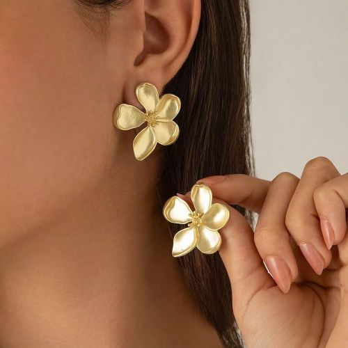 Paire de boucles d'oreilles minimalistes à la mode en forme de fleur dorée, convenant pour le port quotidien des s pour la Saint-Valentin - SHEIN - Modalova
