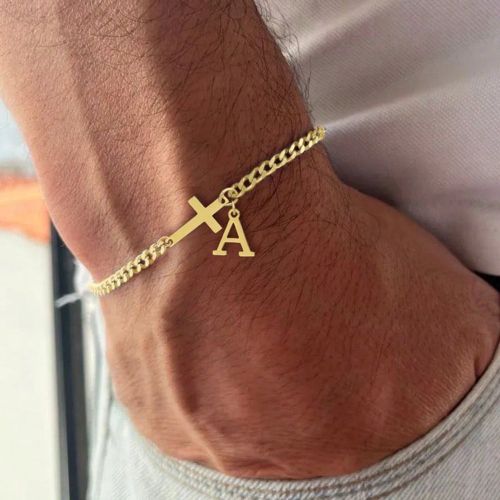 Pièce Bracelet crucifix à la modes, couleur or, chaîne en acier inoxydables - SHEIN - Modalova