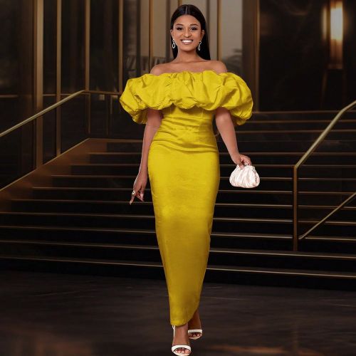 Robe de graduation plissée à manches courtes, épaules dénudées et fourreau longue, pour les invités de mariage, la remise des diplômes, le dîn - SHEIN - Modalova