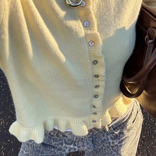 Nouveau Pull tricoté à encolure dégagée, volants superposés et plisséss. Polyvalent et décontracté, pour l'automne/l'hiver, de couleur jaune u - SHEIN - Modalova