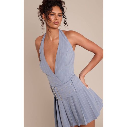 Blue Robe Droite À Fines Rayures Avec Encolure Dos-nu Et Ceinture | Taille 42 - PrettyLittleThing - Modalova