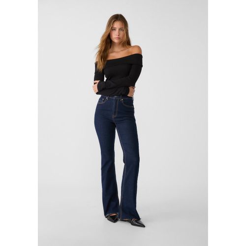 Jean D74 flare slit 32 - Stradivarius - Modalova