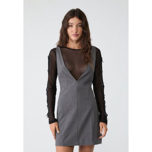 Robe courte décolleté en V M - Stradivarius - Modalova