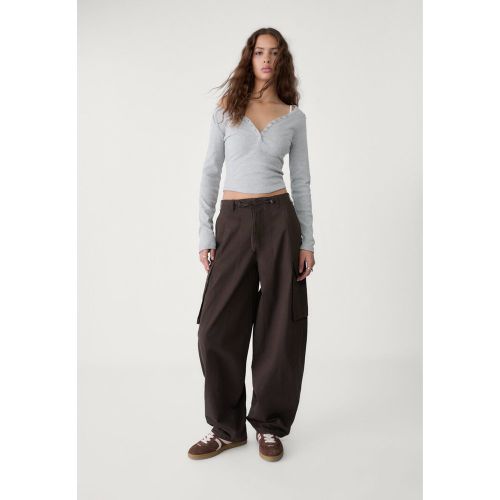 Pantalon cargo parachute 32 - Stradivarius - Modalova