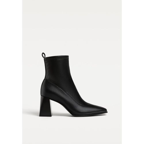 Bottines à talon élastiquées 35 - Stradivarius - Modalova