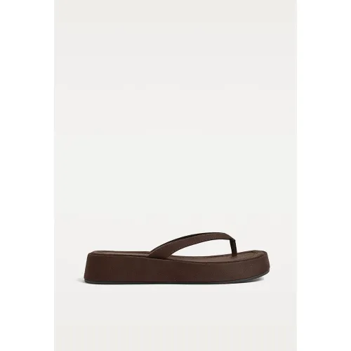 Sandales plates en tissu 35 - Stradivarius - Modalova