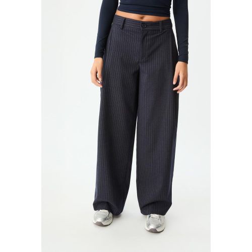 Pantalon habillé à pinces rayé 32 - Stradivarius - Modalova