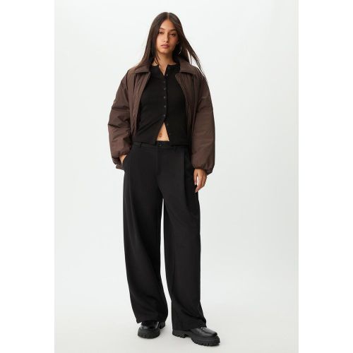 Pantalon de ville à pinces 32 - Stradivarius - Modalova