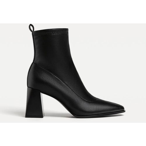 Bottines à talon élastiquées 35 - Stradivarius - Modalova