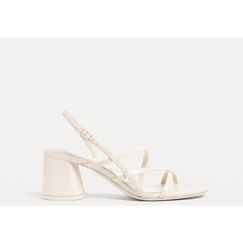 Sandales talon large ÉCRU 35 - Stradivarius - Modalova