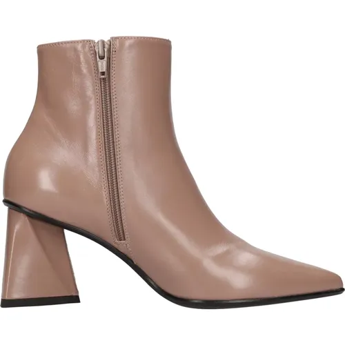 Shoes > Boots > Heeled Boots - - Strategia - Modalova