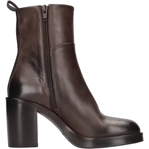 Shoes > Boots > Heeled Boots - - Strategia - Modalova