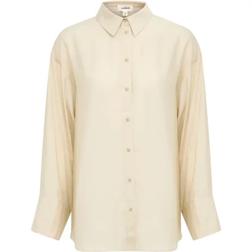 Blouses & Shirts > Shirts - - Soaked in Luxury - Modalova